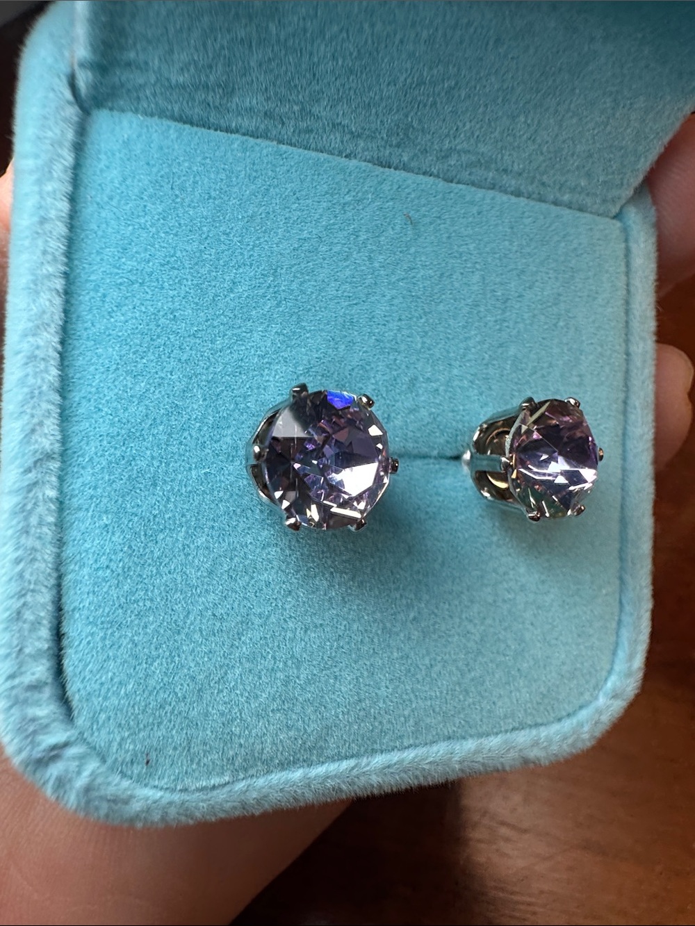 3183-Swarovski Crystal Element post earrings,velvet box included
